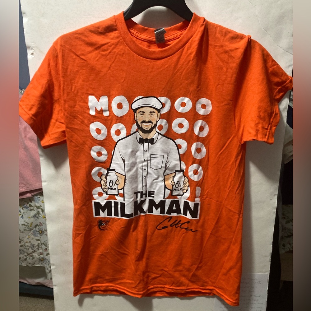 CELEBRATE Each COWSER HOMERUN w/ ORIOLES Fanwear Orange T-shirt; NWOT Adult Med